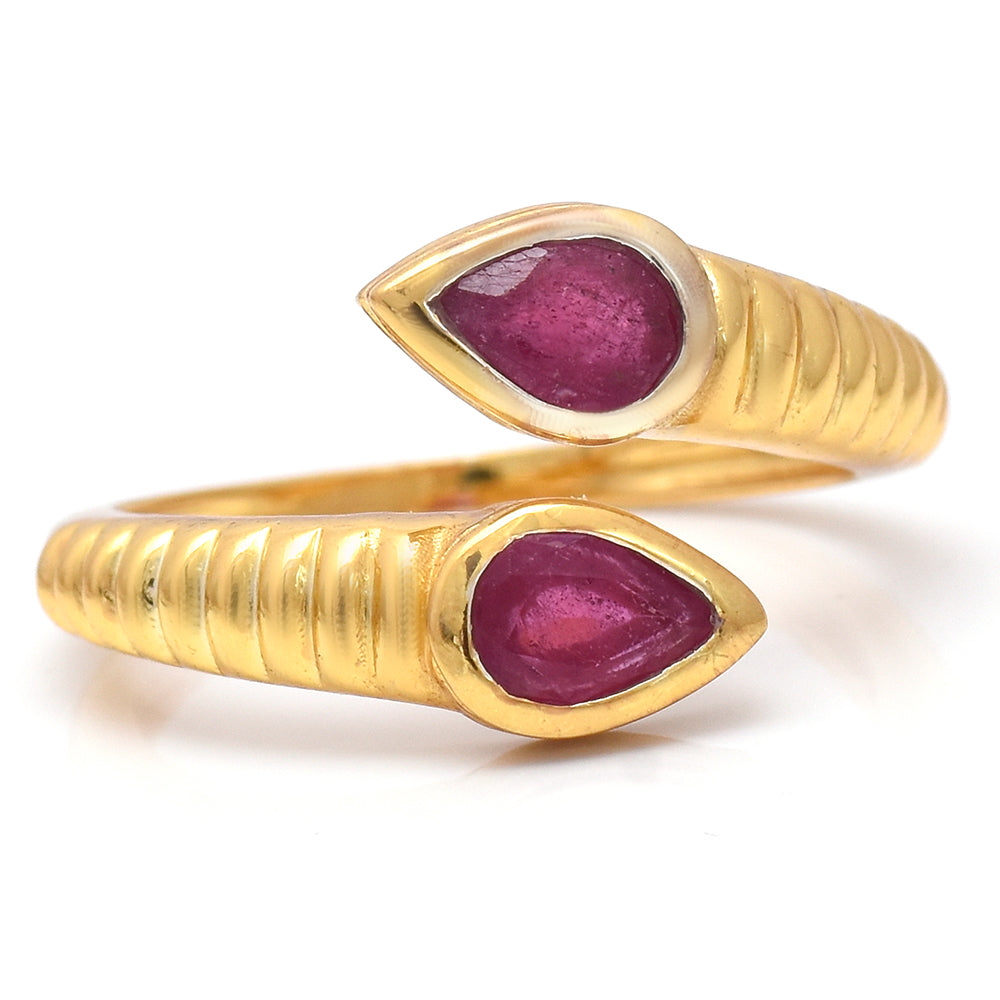 Anillo de Plata Bañada en Oro con Rubí de Madagascar