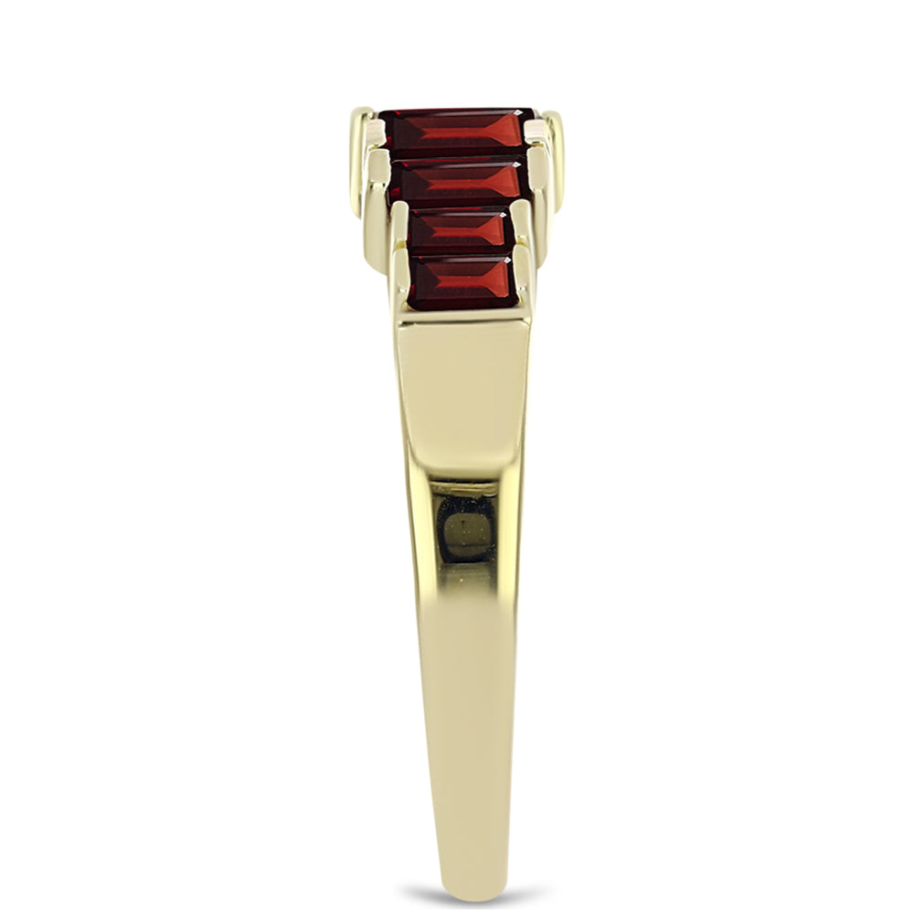 Anillo de Plata Bañada en Oro con Granate Barton