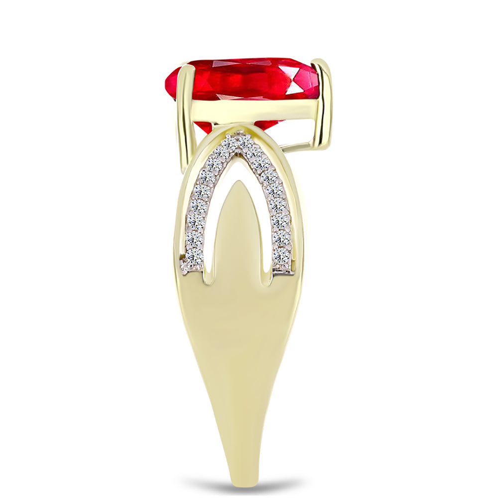 Anillo de Plata Bañada en Oro con Ágata Roja y Topacio Blanco