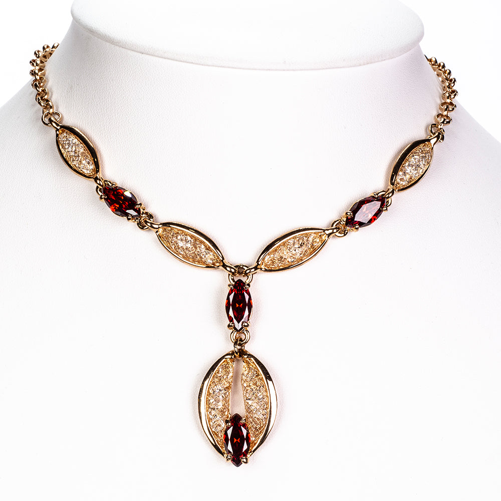 Conjunto de Aleación Bañado en Oro con Cristal Emporia® Rojo ( Collar +Pendientes )