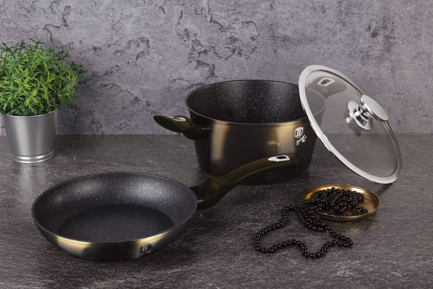 Batería de cocina de 5 piezas Berlinger Haus en la línea métalica brillante en negro