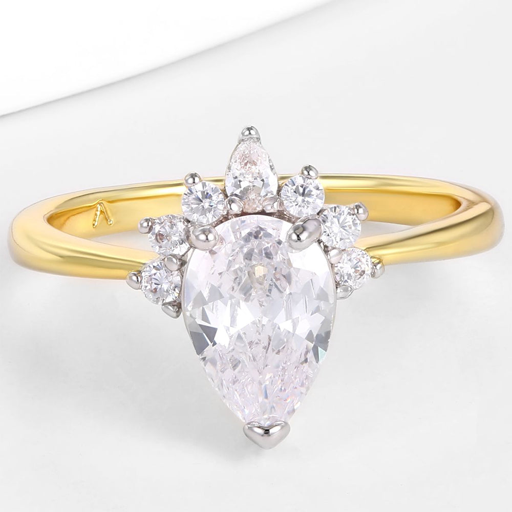 Anillo de Aleación Bañado en Oro con Cristal Emporia® Blanco 1 