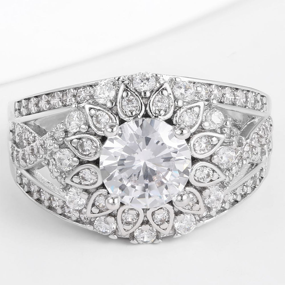 Anillo de Aleación Bañado en Oro con Cristal Emporia® Blanco