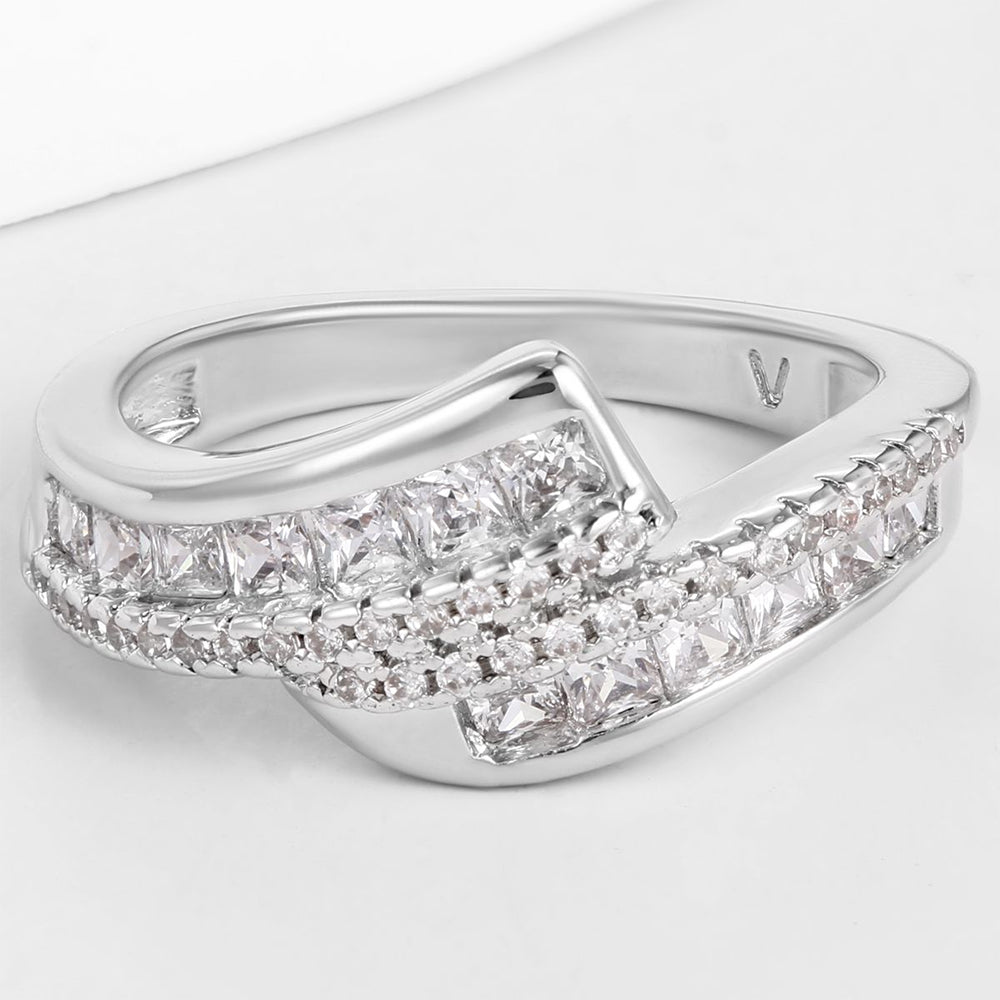 Anillo de Aleación Bañado en Oro con Cristal Emporia® Blanco 1 