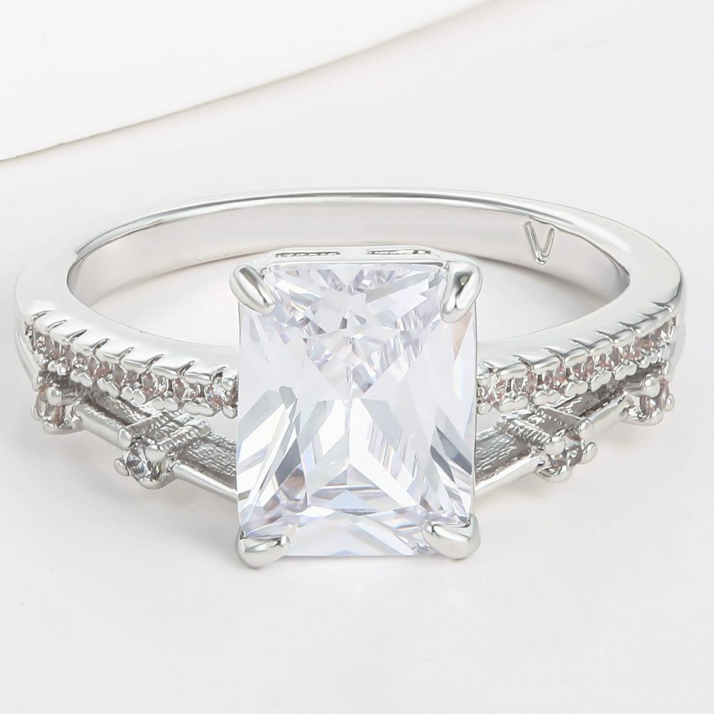 Anillo de Aleación Bañado en Oro con Cristal Emporia® Blanco 1 