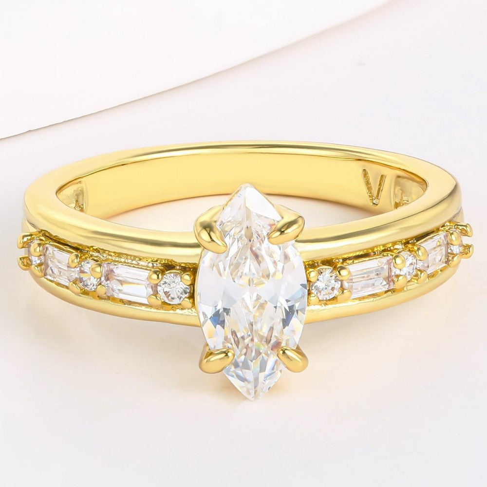 Anillo de Aleación Bañado en Oro con Cristal Emporia® Blanco 1 