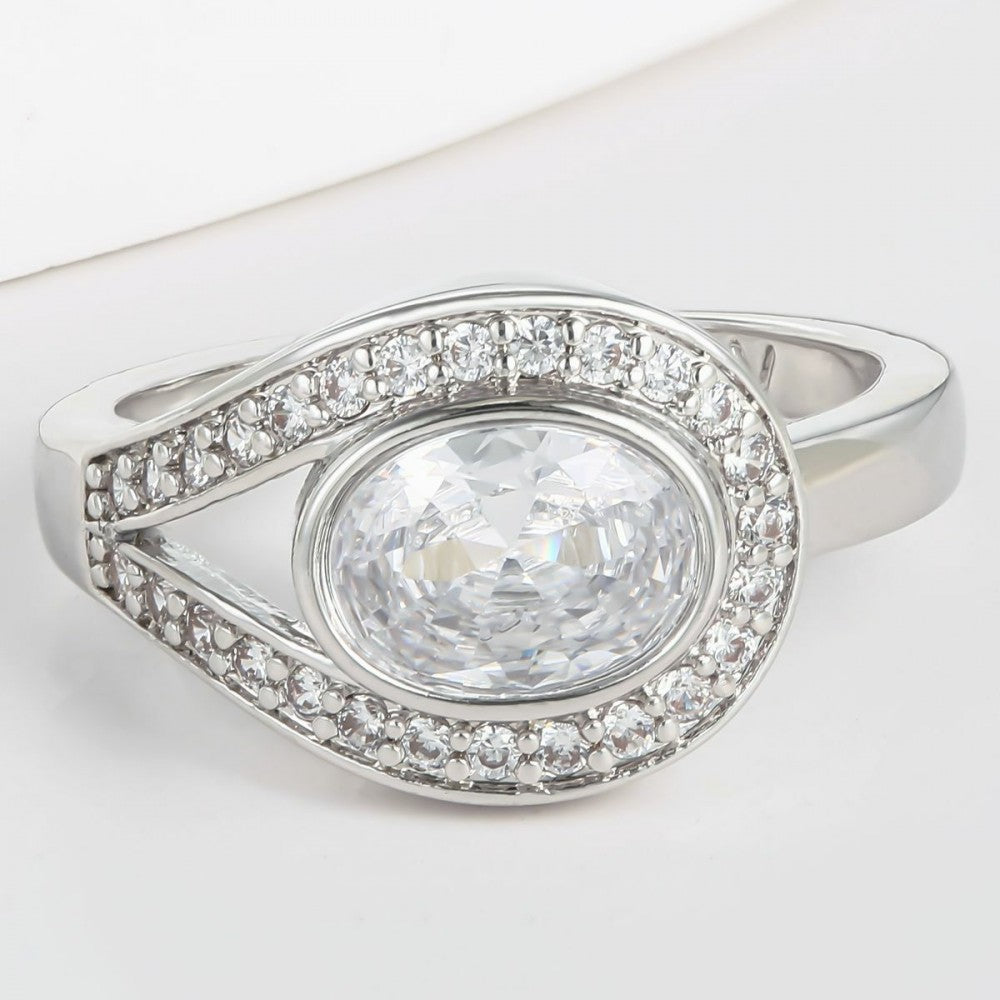Anillo de Aleación Bañado en Oro con Cristal Emporia® Blanco 1 