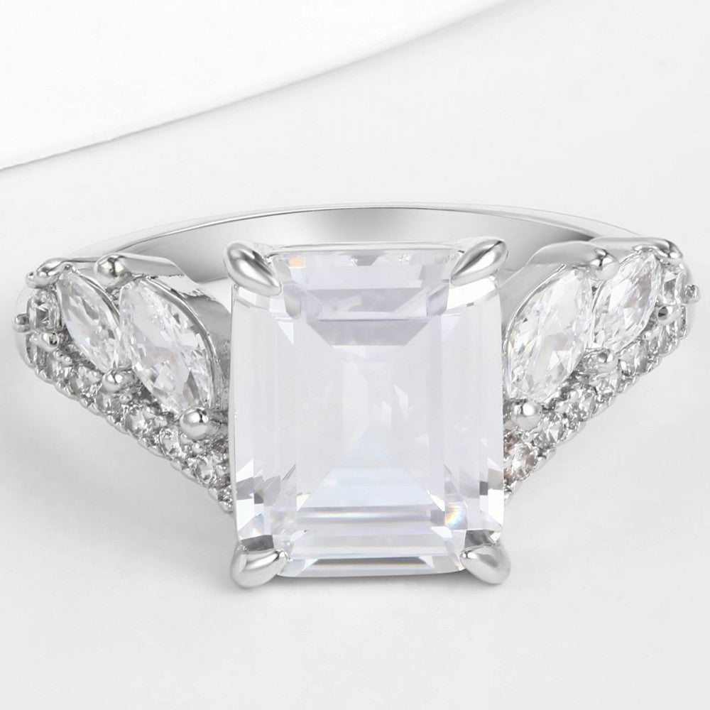 Anillo de Aleación Bañado en Oro con Cristal Emporia® Blanco