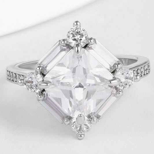 Anillo de Aleación Bañado en Oro con Cristal Emporia® Blanco