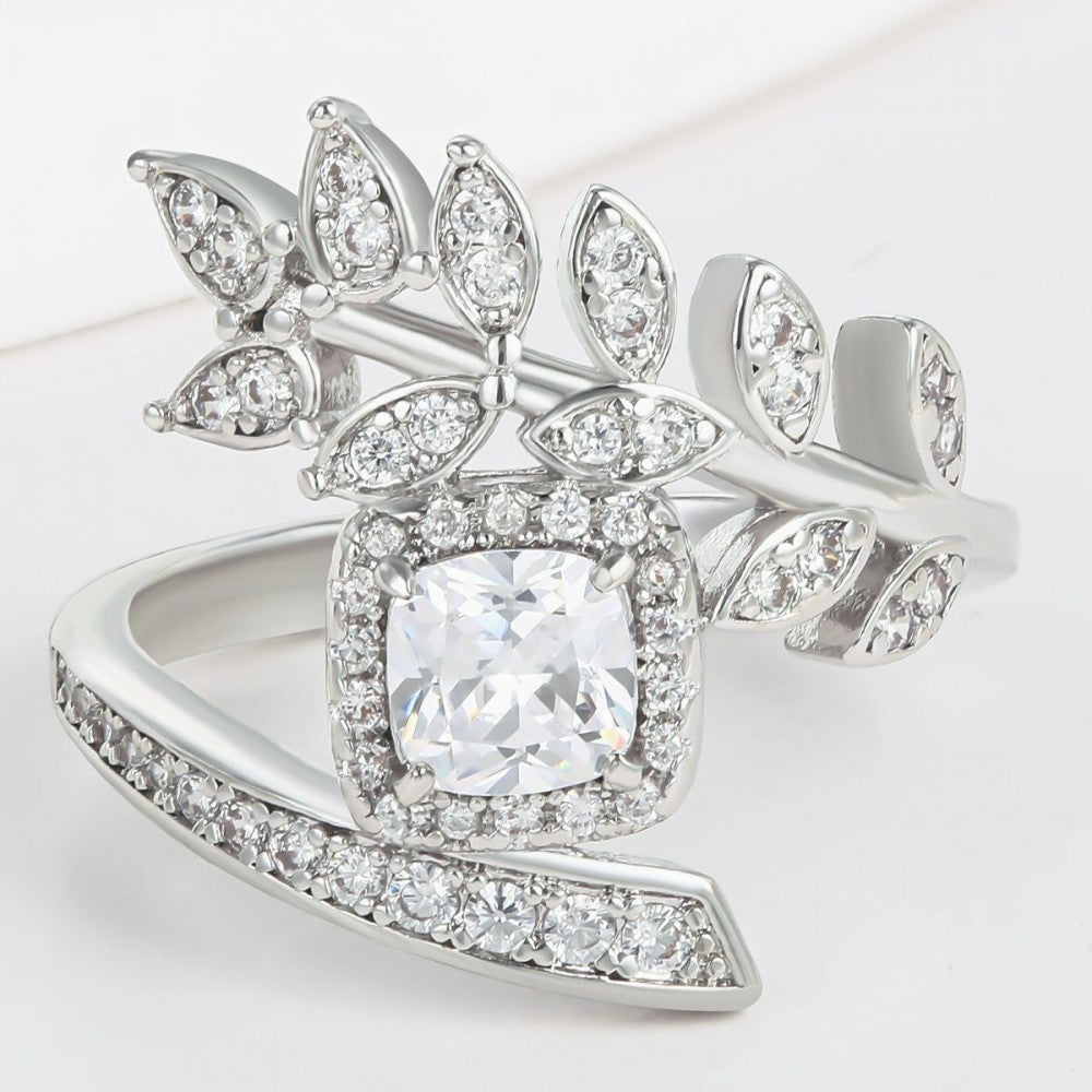 Anillo de Aleación Bañado en Oro con Cristal Emporia® Blanco