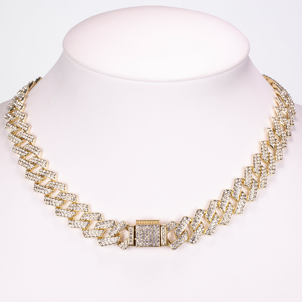 Conjunto de joyas Emporia de 4 piezas, de alta calidad y en tono dorado, presentado en una exclusiva caja de regalo con efecto piel (incluye reloj, pulsera, collar grueso y collar con colgante de cruz con cristal blanco Emporia). 7 