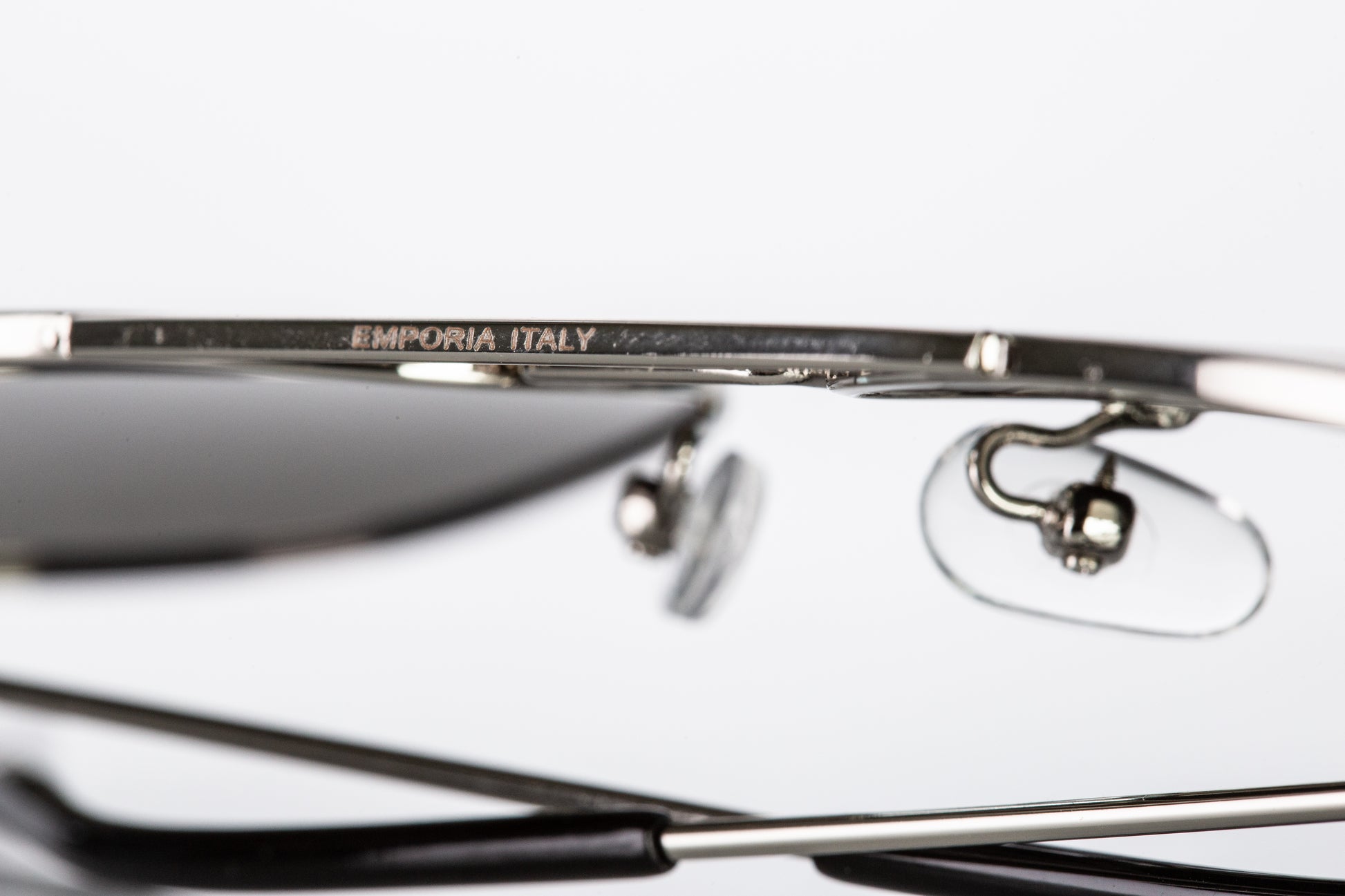 Emporia Italy - Gafas de sol piloto "JEFE", gafas de sol polarizadas con filtro UV con  estuche y paño de limpieza, lentes gris oscuro, montura plateada 2 