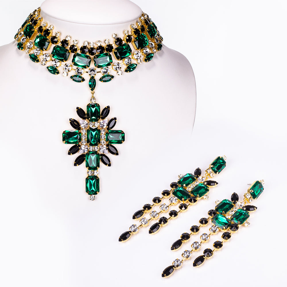 Conjunto de Aleación Bañado en Oro con Cristal Emporia® Verde y Cristal Emporia® Blanco ( Collar +Pendientes )