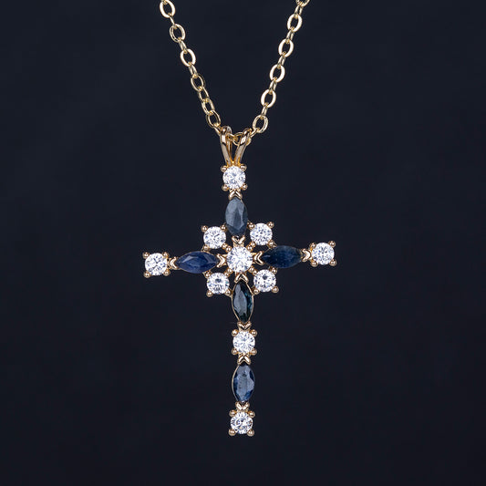Cruz Collar de Aleación Bañado en Oro con Zafiro y Cristal Emporia® Blanco ( Collar +Colgante )