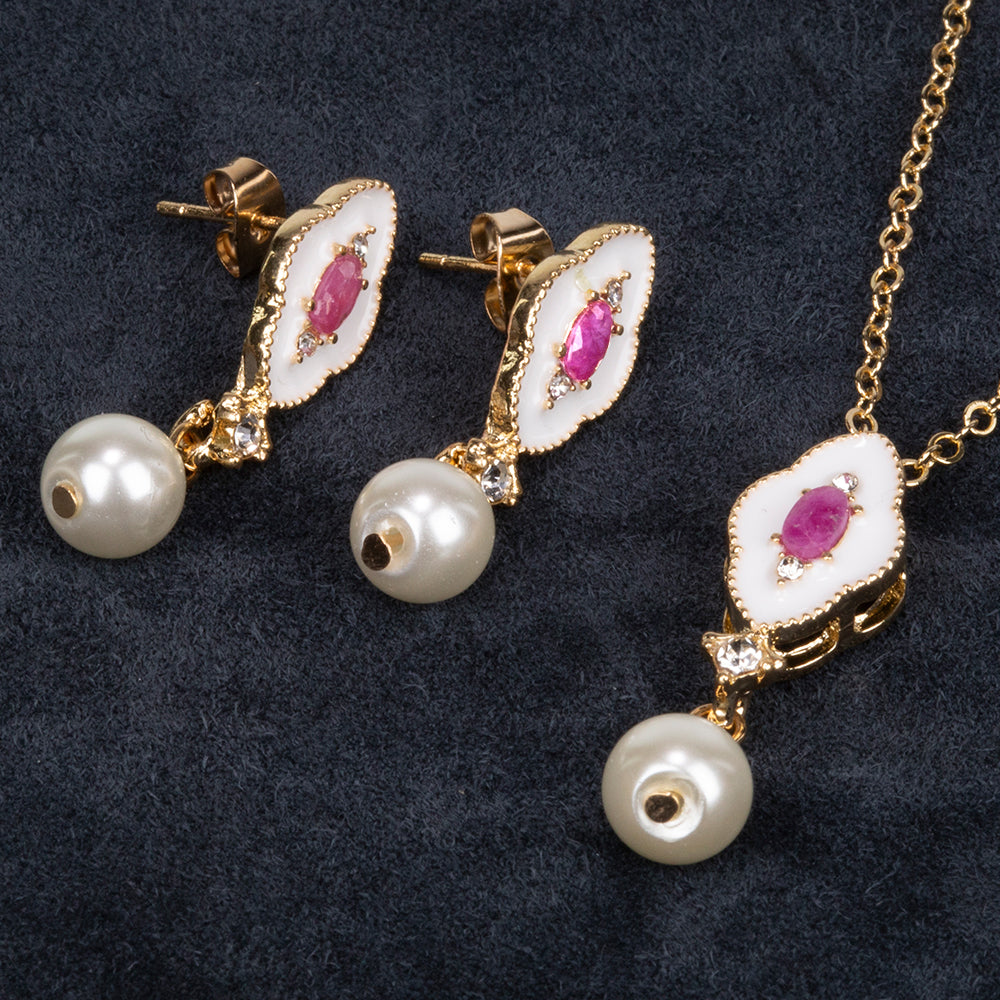 Conjunto de Aleación Bañado en Oro con Rubí y Perla de cristal ( Collar +Pendientes +Colgante )
