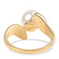 Anillo de Plata Bañada en Oro con Perla blanca de agua dulce y Topacio Blanco