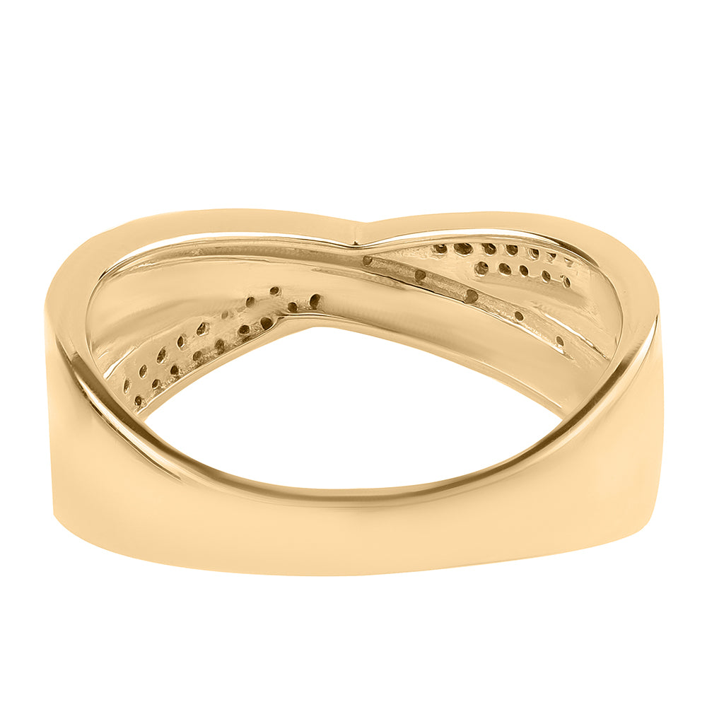 Anillo de Plata Bañada en Oro con Diamante Negro y Diamante blanco