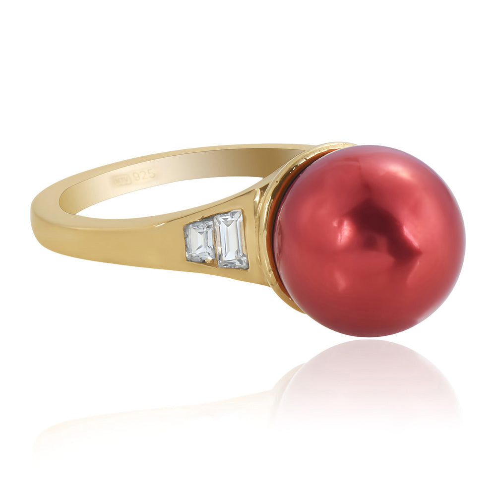 Anillo de Plata Bañada en Oro con Perla roja de río y Topacio Blanco