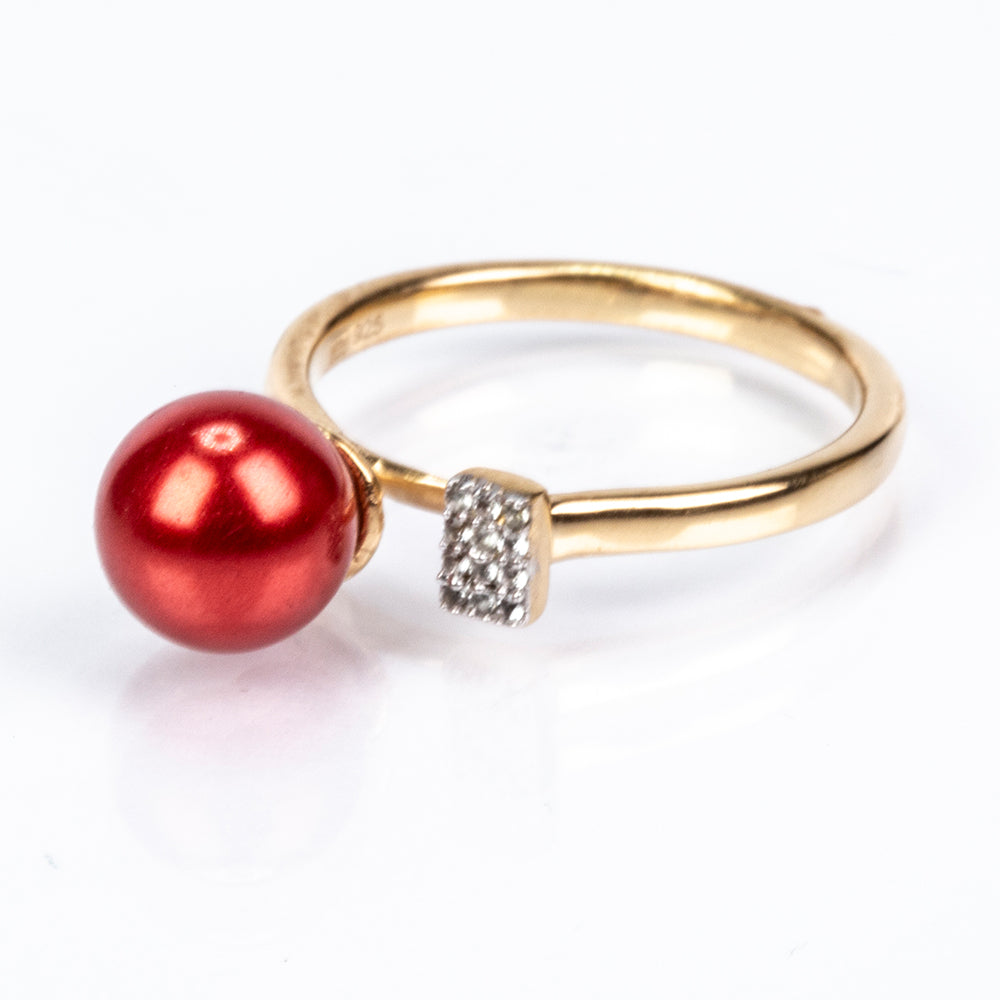 Anillo de Plata Bañada en Oro con Perla roja de río y Topacio Blanco 4 