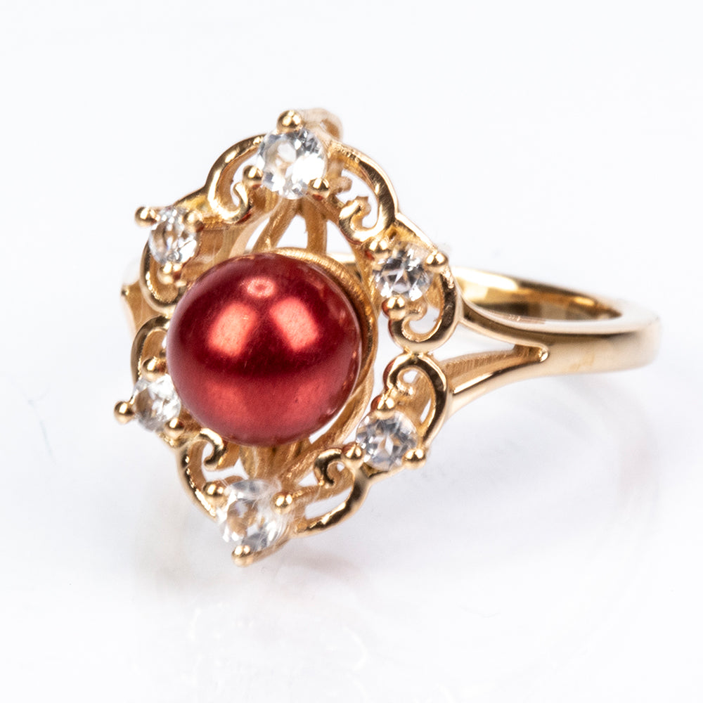 Anillo de Plata Bañada en Oro con Perla roja de río y Topacio Blanco 2 