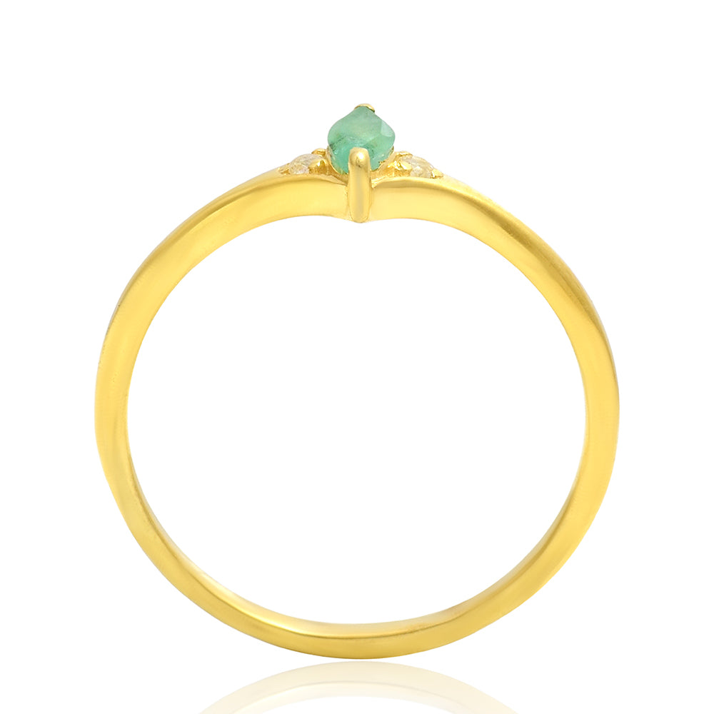 Anillo de Plata Bañada en Oro con Esmeralda de Brasil y Topacio Blanco
