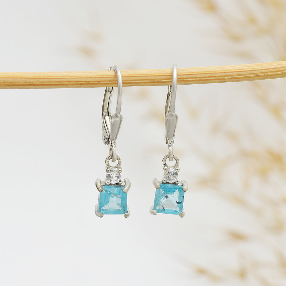 Pendientes de Plata con Apatita azul de Madagascar y Topacio Blanco