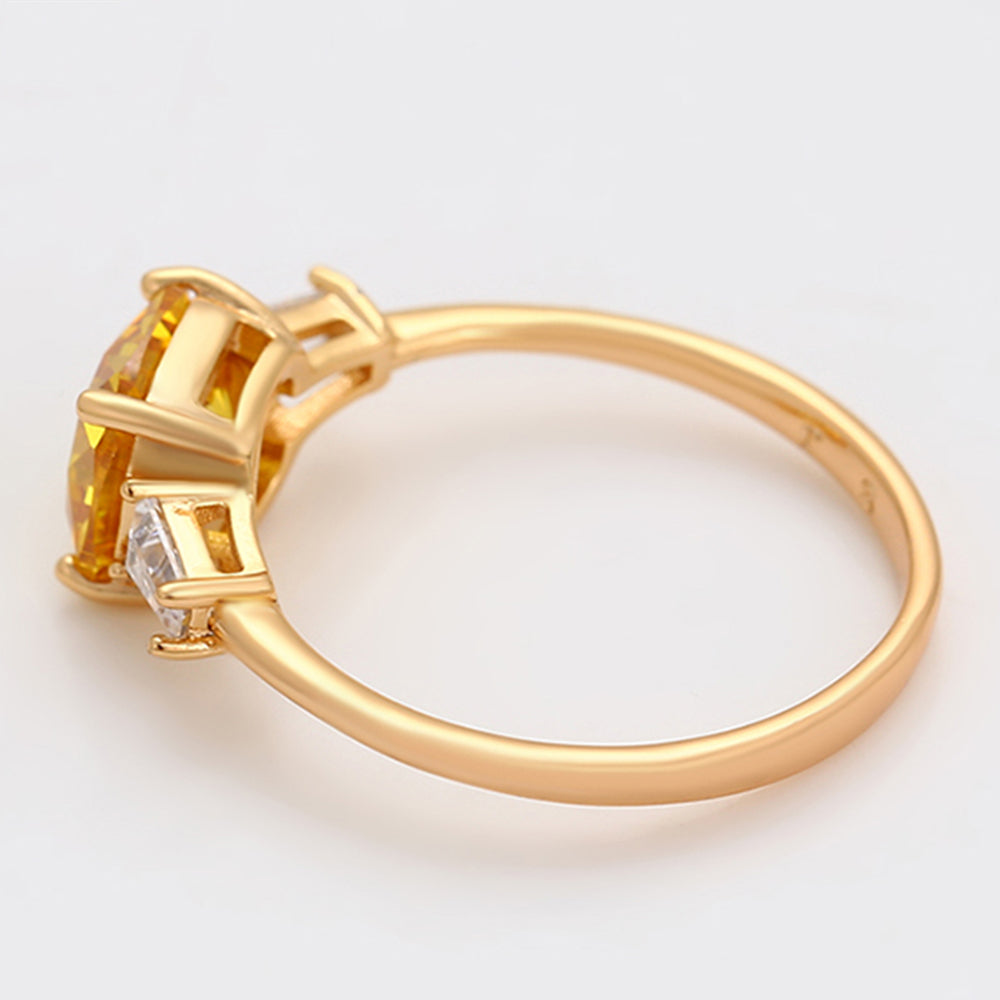 Anillo de Aleación Bañado en Oro con Cristal Emporia® Amarillo y Cristal Emporia® Blanco