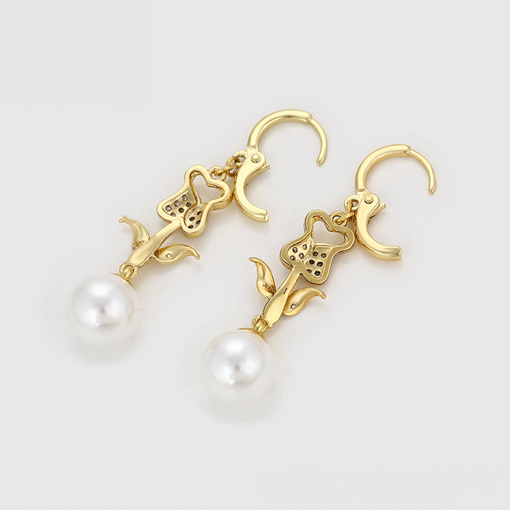 Pendientes de Aleación Bañado en Oro con Perla de cristal y Cristal Emporia® Blanco 4 