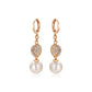 Pendientes de Aleación Bañado en Oro con Perla de cristal y Cristal Emporia® Blanco