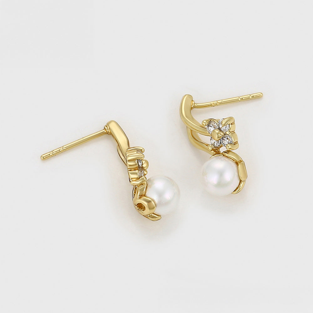 Pendientes de Aleación Bañado en Oro con Perla de cristal y Cristal Emporia® Blanco 6 