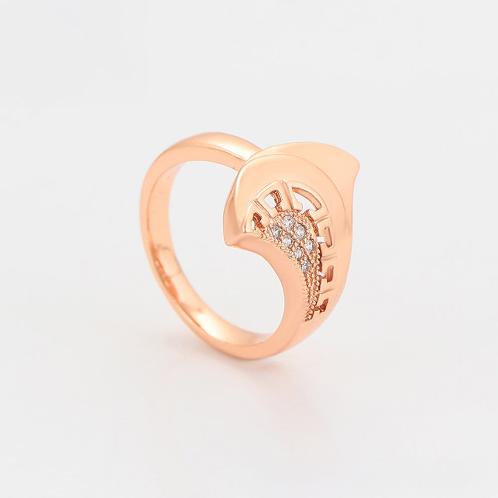 Conjunto de Aleación Bañado en Oro con Cristal Emporia® Blanco ( Pendientes +Anillo )