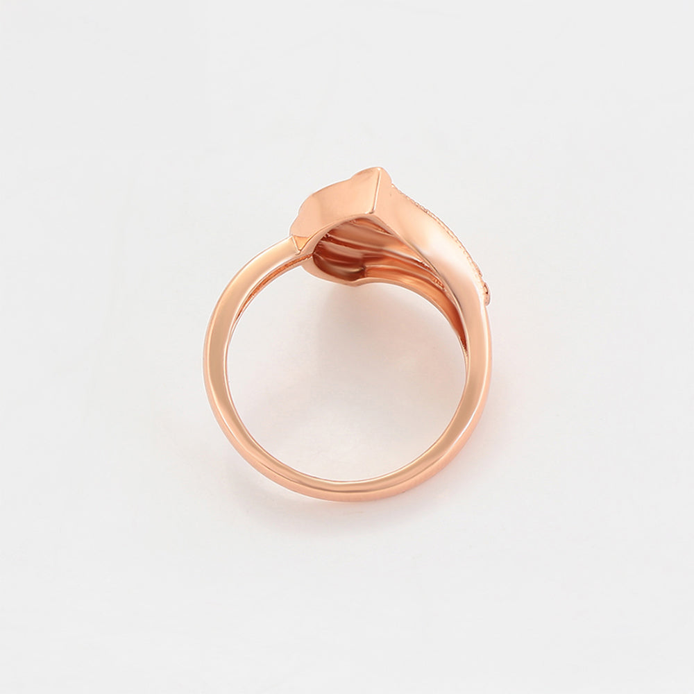 Conjunto de Aleación Bañado en Oro con Cristal Emporia® Blanco ( Pendientes +Anillo )