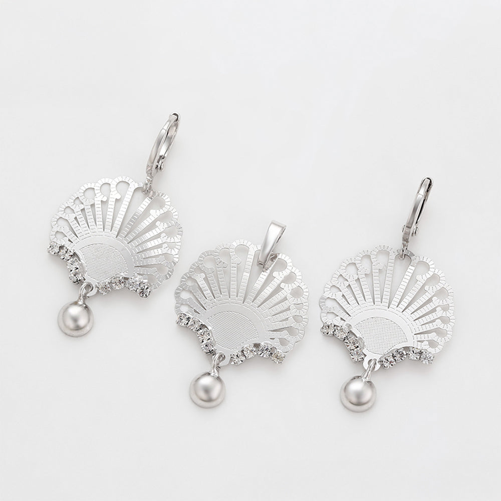 Conjunto de Aleación Bañado en Oro con Cristal Emporia® Blanco ( Pendientes +Colgante ) 6 