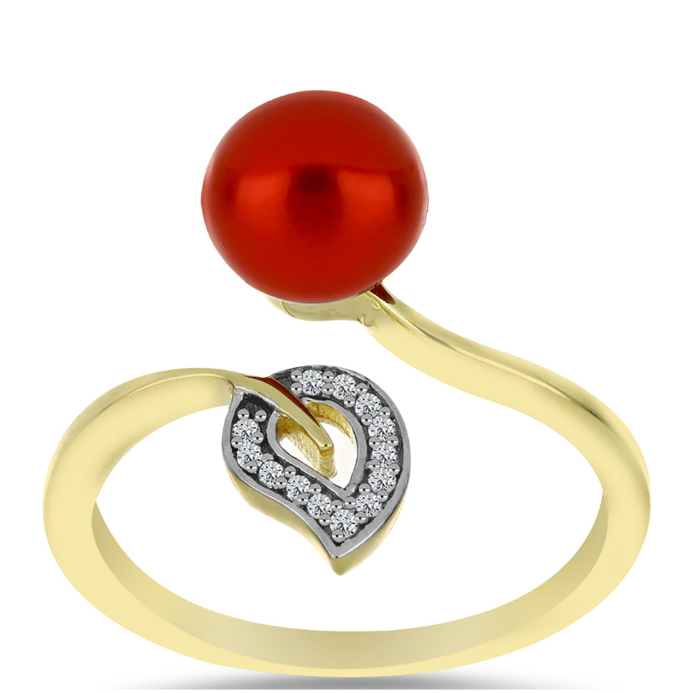 Anillo de Plata Bañada en Oro con Perla roja de río y Topacio Blanco