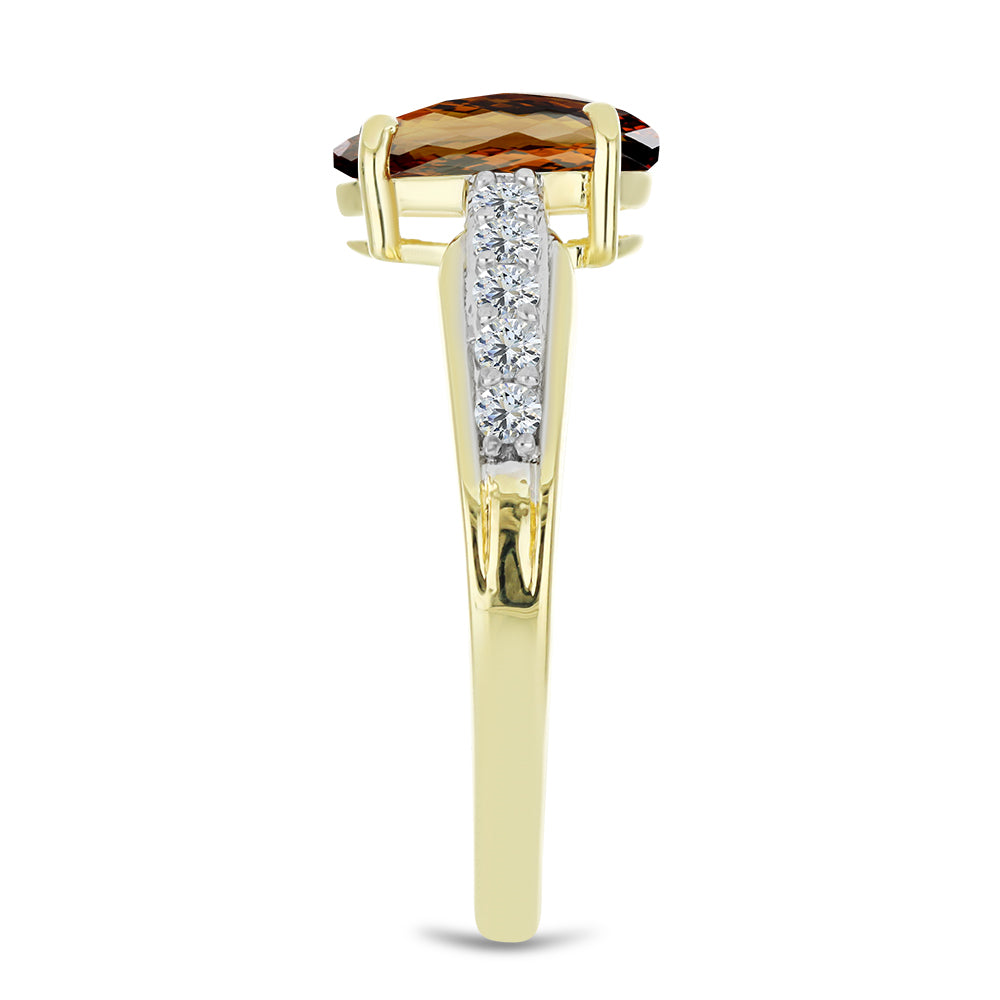 Anillo de Plata Bañada en Oro con Cuarzo Coñac y Topacio Blanco