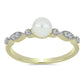 Anillo de Plata Bañada en Oro con Perla blanca de agua dulce y Topacio Blanco