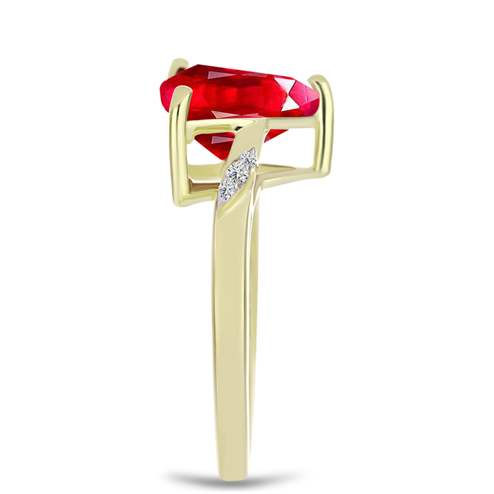 Anillo de Plata Bañada en Oro con Ágata Roja y Topacio Blanco