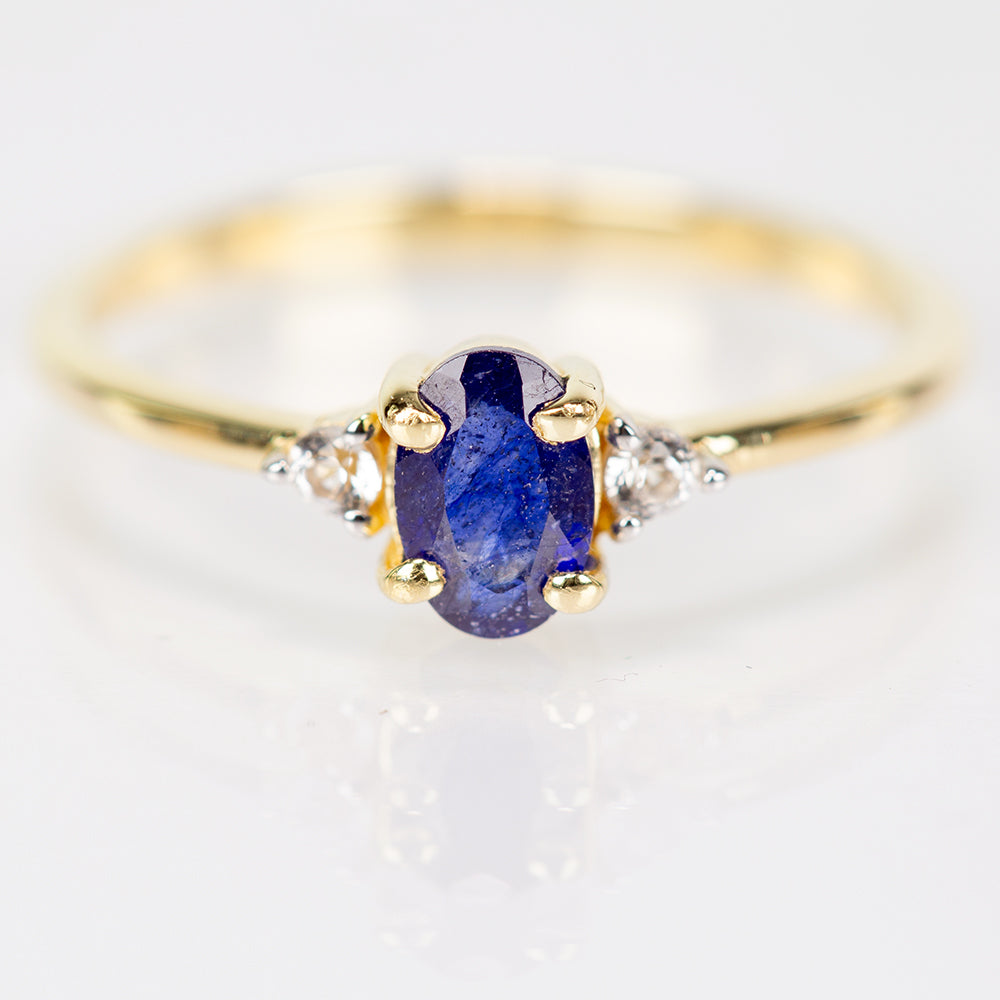Anillo de Plata Bañada en Oro con Zafiro Azul Australiano y Topacio Blanco