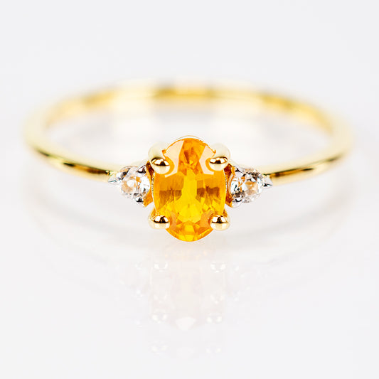 Anillo de Plata Bañada en Oro con Zafiro Amarillo Rosebery y Topacio Blanco