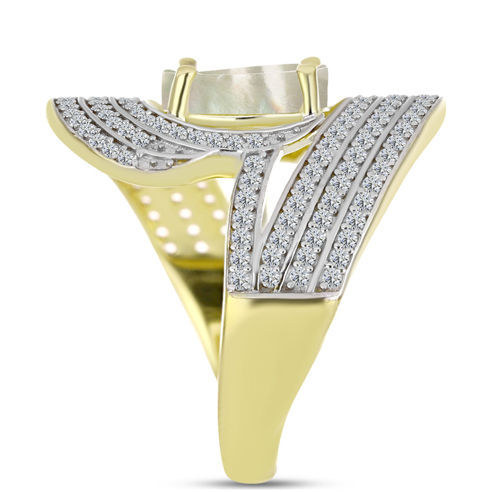 Anillo de Plata Bañada en Oro con Madreperla y Topacio Blanco