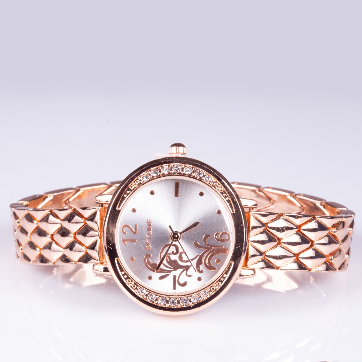 Reloj de moda para mujer con banda de acero, color dorado 2 