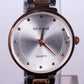 Reloj de moda para mujer con banda de acero, color dorado