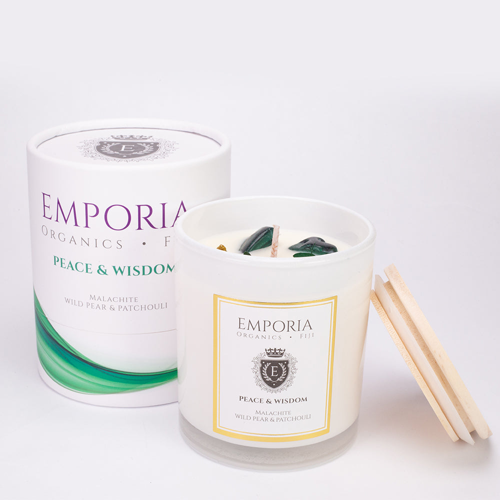 Vela de vidrio orgánico Emporia FIJI - PAZ Y SABIDURÍA, con aroma de malaquita, pera silvestre y pachulí, 100 % cera de soja, 230 g 3 