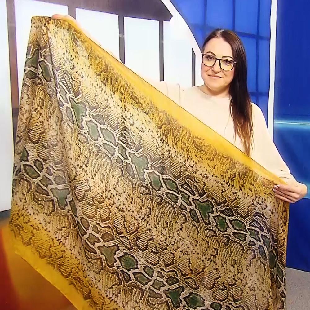 Bufanda amarilla con estampado de serpientes, 90 cm x 190 cm