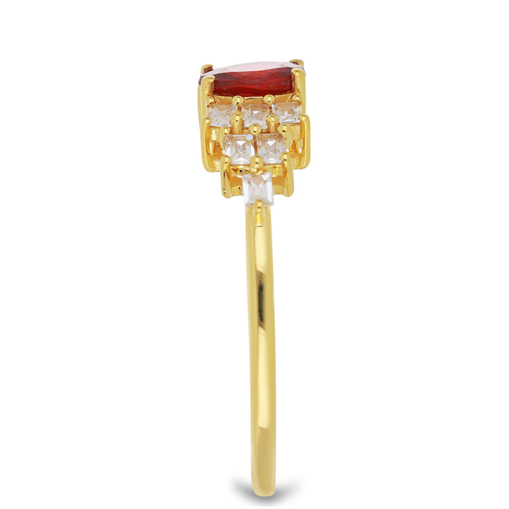 Anillo de Oro 9K con Rosario rojo de zafiro y Zircón Blanco